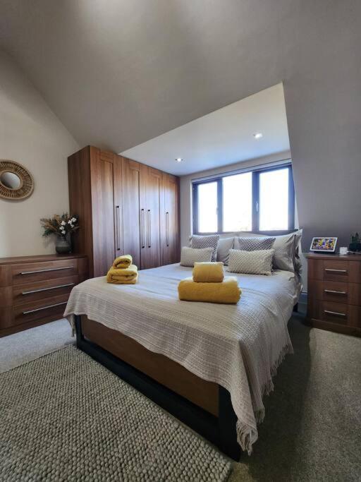 Luxury 1 Bed Coach House Huddersfield Exterior foto