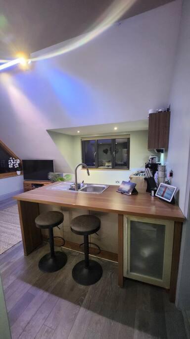 Luxury 1 Bed Coach House Huddersfield Exterior foto