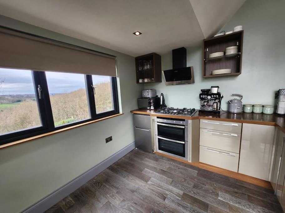 Luxury 1 Bed Coach House Huddersfield Exterior foto