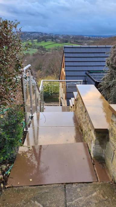 Luxury 1 Bed Coach House Huddersfield Exterior foto